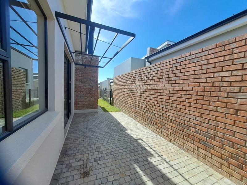 To Let 2 Bedroom Property for Rent in Kraaibosch Park Western Cape